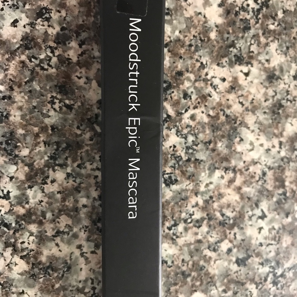 YOUNIQUE MASCARA